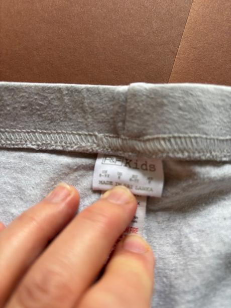 Legíny šedé- v.8/9 let, f&f,134