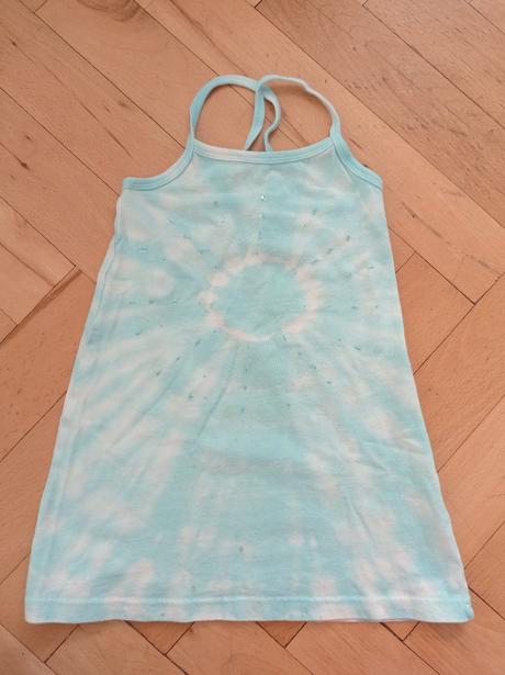 Šaty na ramínka, 92