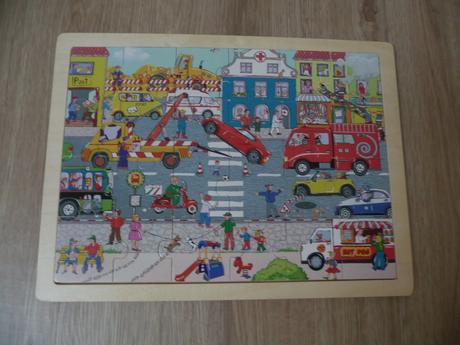 Dřevěné puzzle město - 40x30 - 24 dílků, 