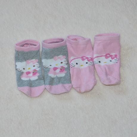 Hello kitty- sada 2 kotníkových ponožek, 22