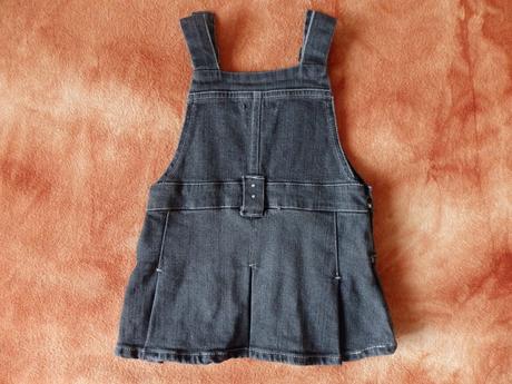 Džínové šatičky, 74