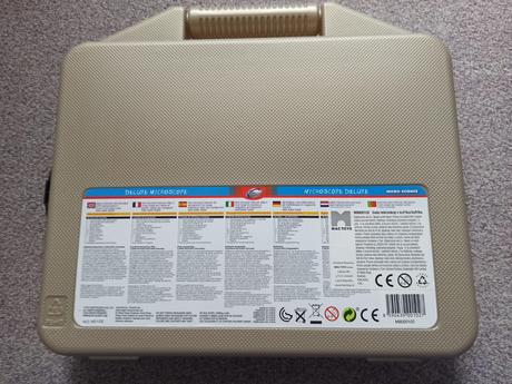 Mikroskop v kufříku,