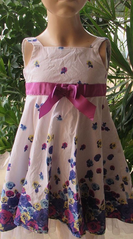 Dívčí slavnostní šaty, 92