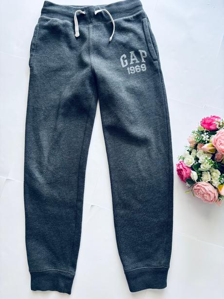 K1/ tepláky šedé zn. gap - v.8 let, gap,128