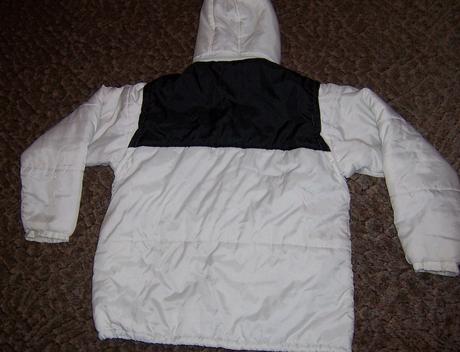 Zimní bunda s odepínací kapucí a rukávy, xl