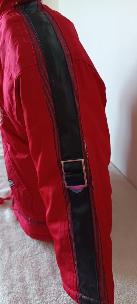 Zimní bunda se spidermanem, 110