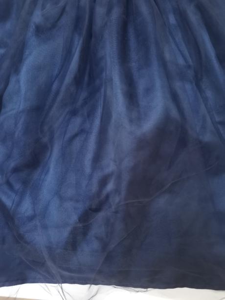 Sváteční šaty vel.140, tu,140