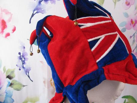 Kostým-čepice, klobouk-anglie, s rolničkami,