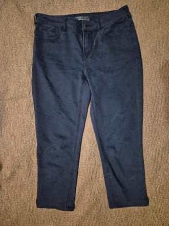 Dámské 3/4 kalhoty s krásným vzorem vel. 36, 36