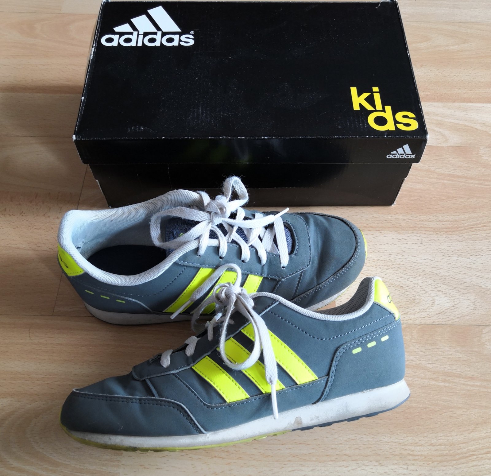 Boty & tenisky adidas vel. 35, adidas,35 - 255 Kč Od ... Boty & tenisky adidas vel. 35, adidas,35 - 255 Kč Od ...