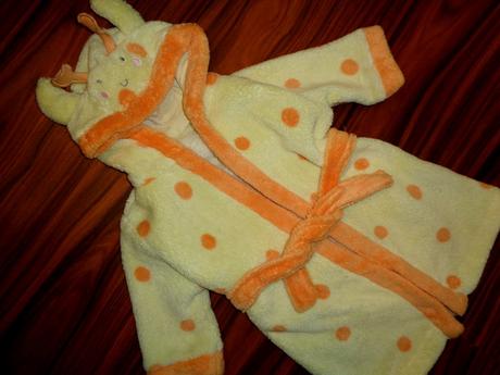 Kouzelný žlutý puntíkovaný flízový župan žirafa, george,74