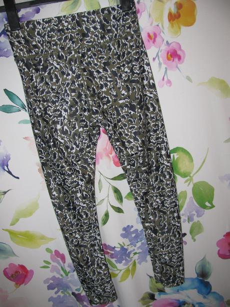 Dámské elastické vzorované legíny workout, 38