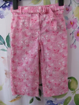 Růžové 3/4 plátěné letní kalhoty s motýlkama, 116