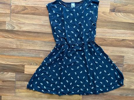 Modré šaty se vzorkem a krajkou, vel 152 nebo i xs, 152