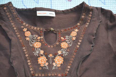 Hnědé triko, tunika s flitry, george,128