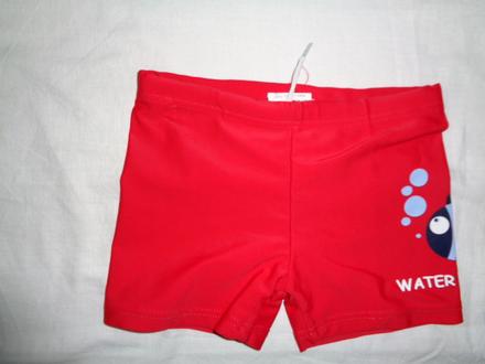 Krásné červené plavky s rybičkou, 104