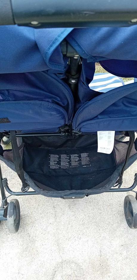 Dvojkočár ( dvojgolfky), joie