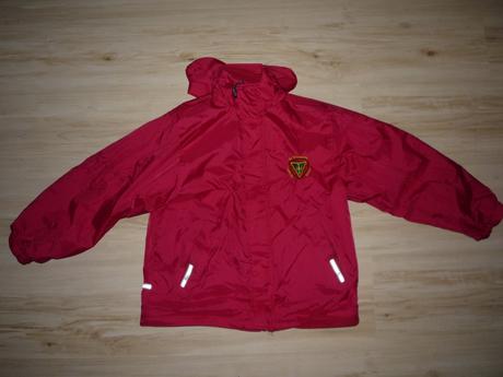 Červená oboustranná bunda, 128