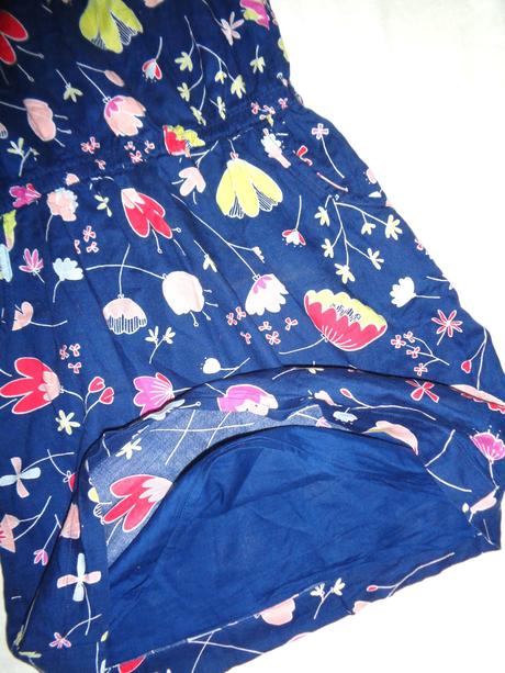 Nádherné tmavě modré šaty s květy, gap,134