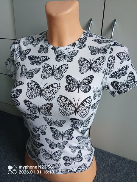 Tričko motýlci zn."bershka" vel."s", bershka,s