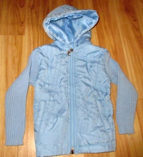 Bunda s kapucí, 110