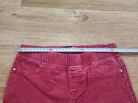 Růžové džegíny, 152