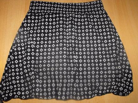 Čierna vzorovaná balónová sukňa, 104