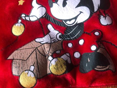 Sametové vánoční šaty, 74