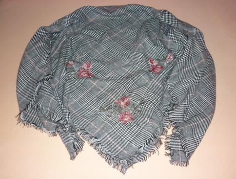 Velký teplý šátek/šála s květinovou výšivkou takko, takko