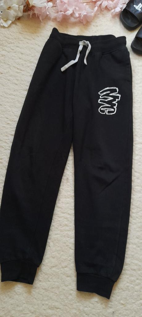 Chlapecké černé tepláky nyc, h&m,170