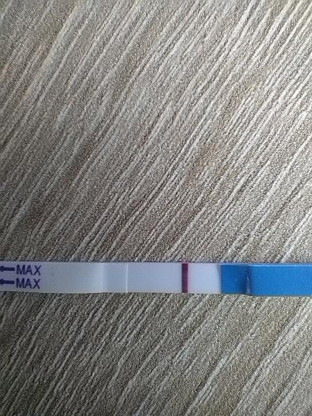 Zkušenosti s těhotenským testem Clearblue a Dr. Max