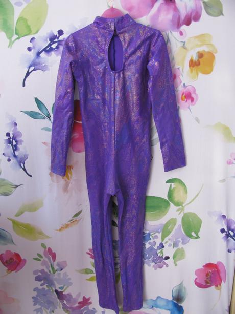 Krásný elastický fialový cvičební dres v.116/122, 116