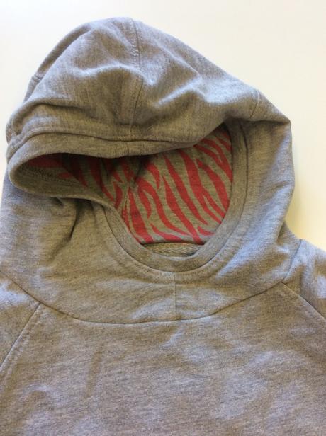 Šedá mikina -klokanka, 98