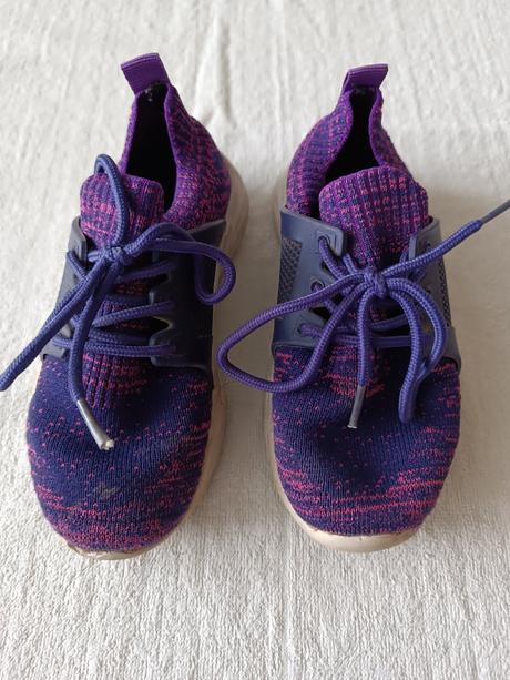 Dívčí tenisky, 29