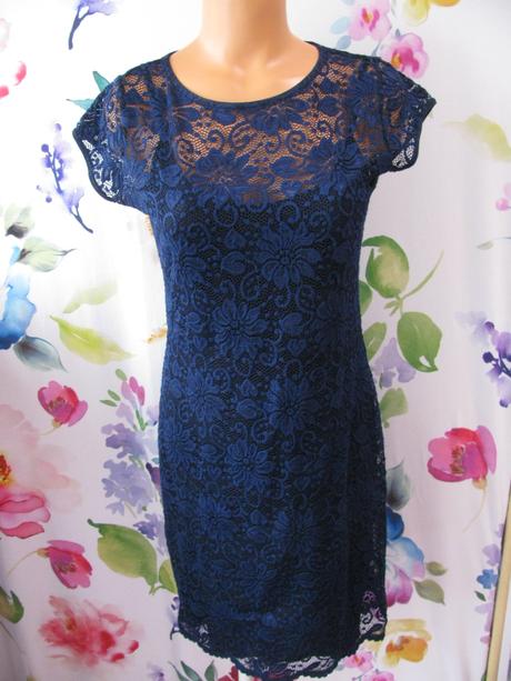 Společenské modré krajkové šaty, 38