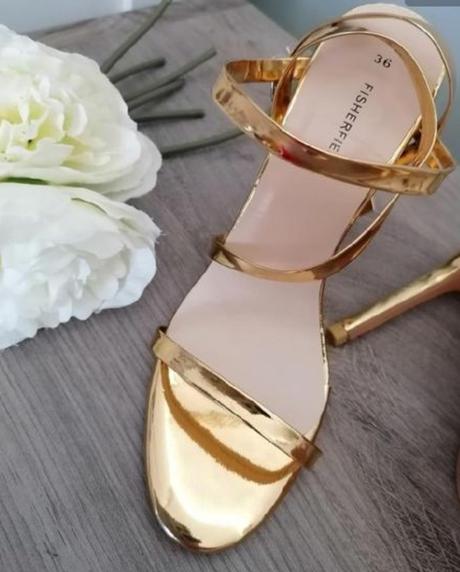 Zlaté sandálky, 36