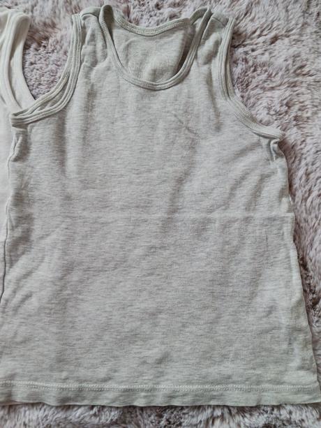 2x tílko č.110/116, reserved,110