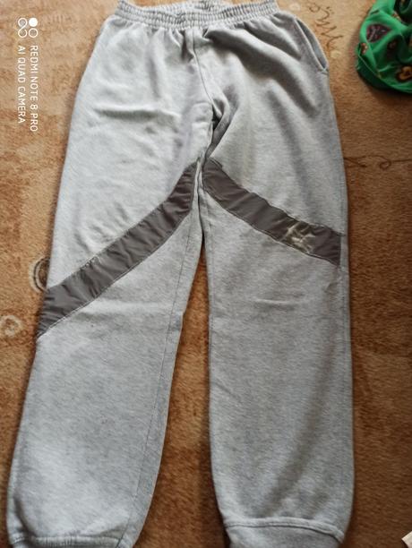 Kraťasy a tepláky, 140–152