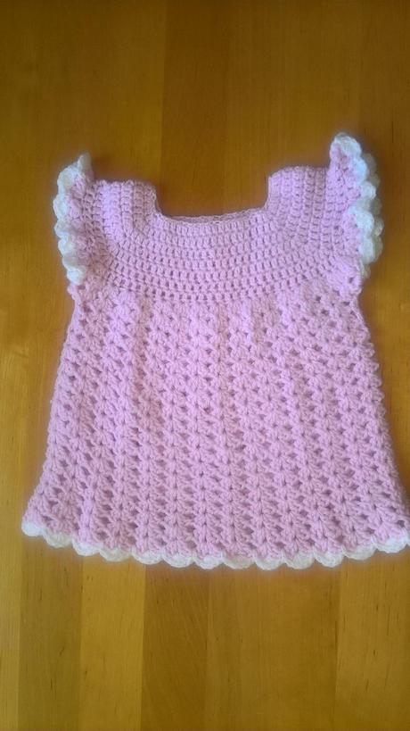 Háčkované šaty, 68