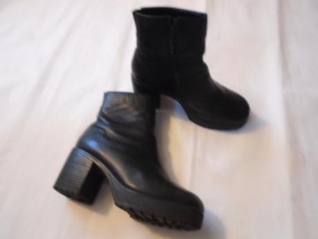 Kožené kozačky nízké vel 38 24 cm, 38