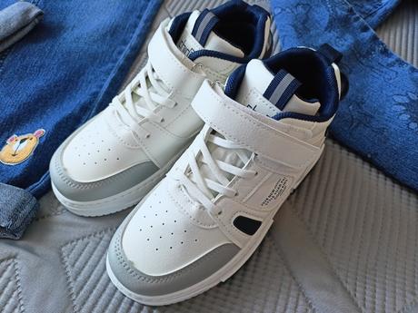 2x nové džíny s tenisky, 128/134, 128 / 134