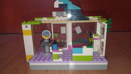 Lego friends surfařské potřeby v heartlake,