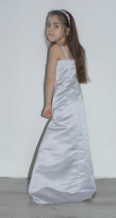 Dlouhé šedé společenské dívčí šaty, 134