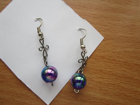 Pěkné visicí náušnice, perleťové fialovomodré,