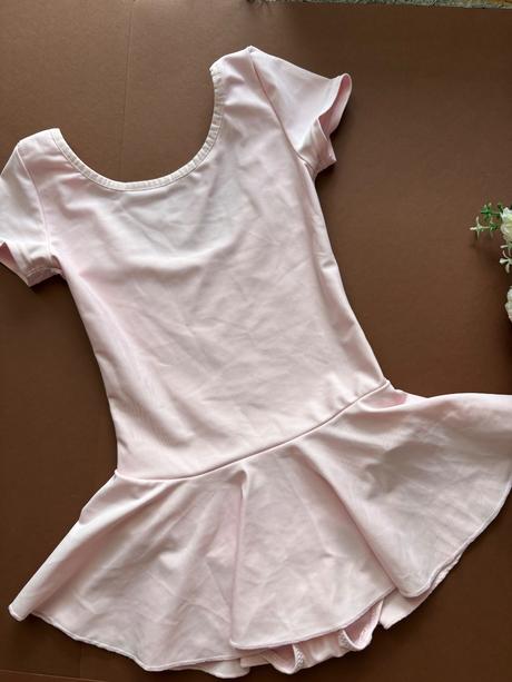 An9/ dres baletní - v.cca 2/3 roky, 98