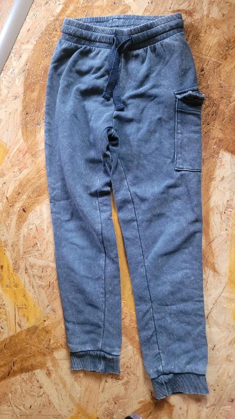 Trička s dlouhým rukávem a tepláky, 110