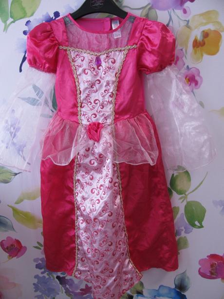 Karneval-růžové šaty a čepec pro princeznu, 