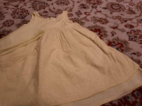 Žluté šatičky, 104