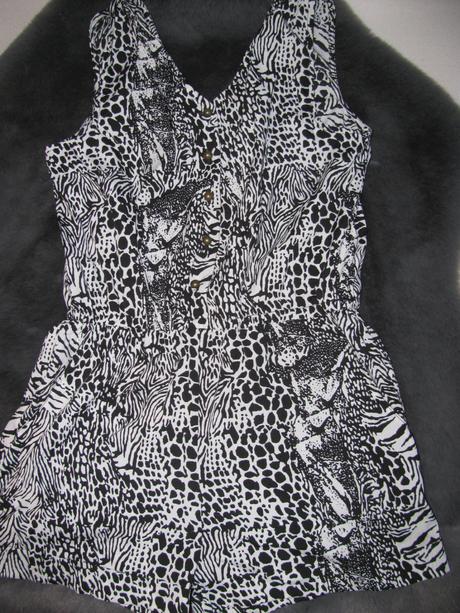 Letní černobílý kraťasový overal, young dimension,146