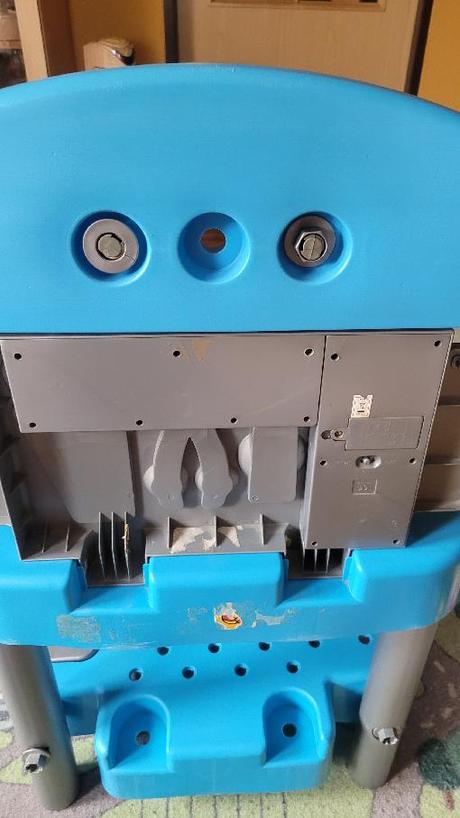 Dětský pracovní stolek a nářadí,